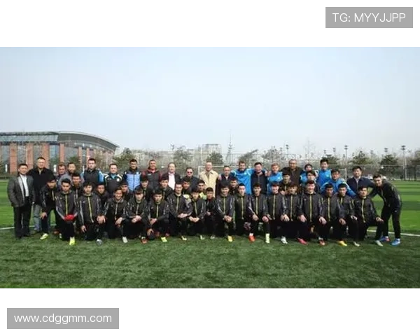 赛后分析:北京足球队与重庆足球队的表现与状态对比探讨